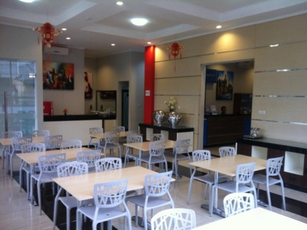 Lj Hotel Bandung Exteriör bild