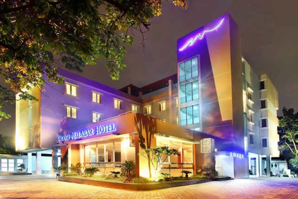Lj Hotel Bandung Exteriör bild